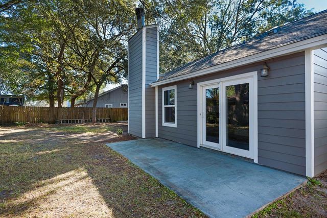 266 Honeysuckle Way, Niceville, FL 32578