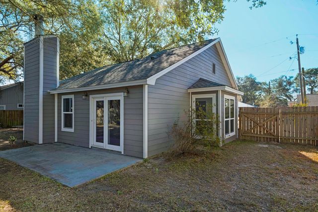 266 Honeysuckle Way, Niceville, FL 32578