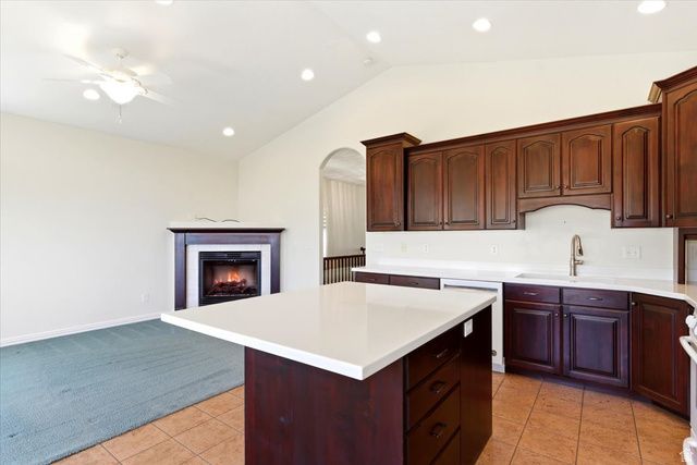 679 EDGEWOOD DR, North Salt Lake, UT 84054