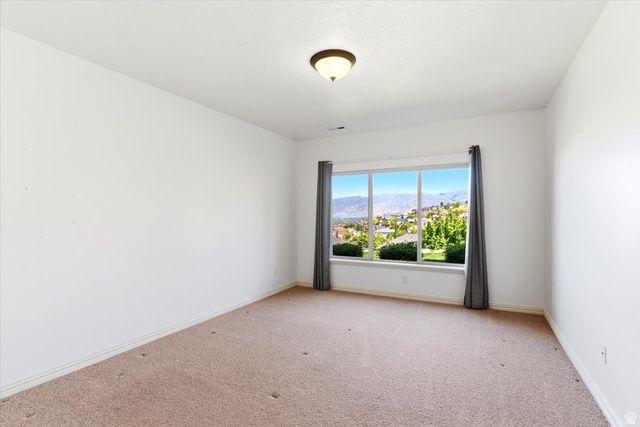 679 EDGEWOOD DR, North Salt Lake, UT 84054