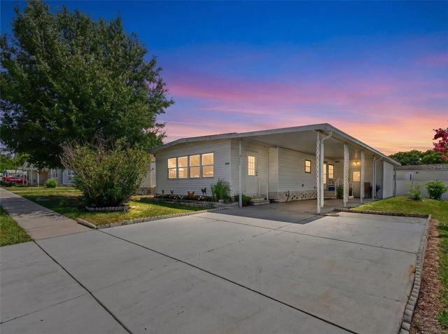 3902 JULIE DRIVE, Wesley Chapel, FL 33543