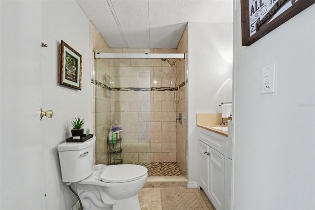 3902 JULIE DRIVE, Wesley Chapel, FL 33543