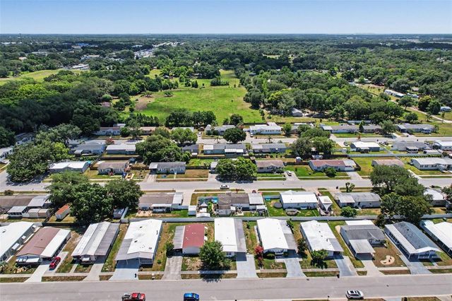 3902 JULIE DRIVE, Wesley Chapel, FL 33543
