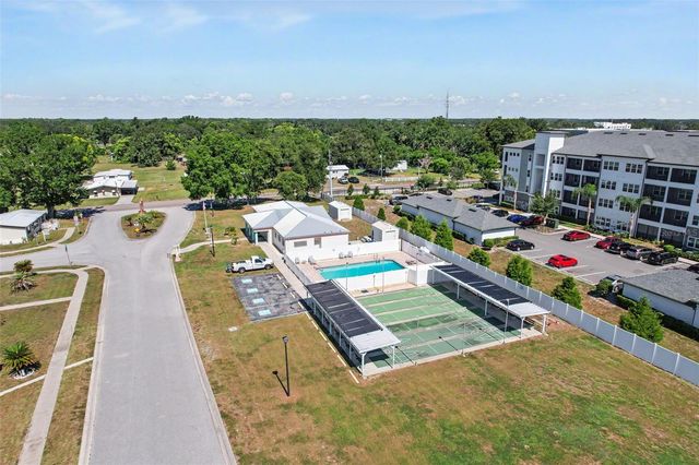 3902 JULIE DRIVE, Wesley Chapel, FL 33543