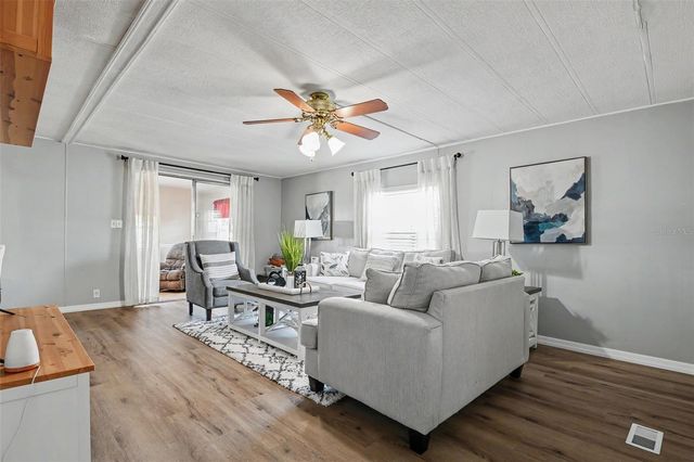 3902 JULIE DRIVE, Wesley Chapel, FL 33543