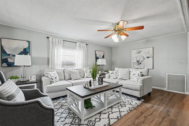 3902 JULIE DRIVE, Wesley Chapel, FL 33543