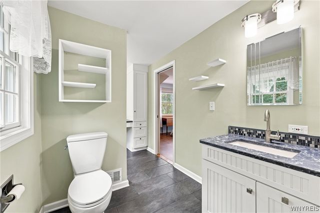 77 South Lane, Orchard Park, NY 14127