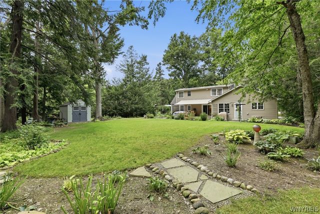 77 South Lane, Orchard Park, NY 14127