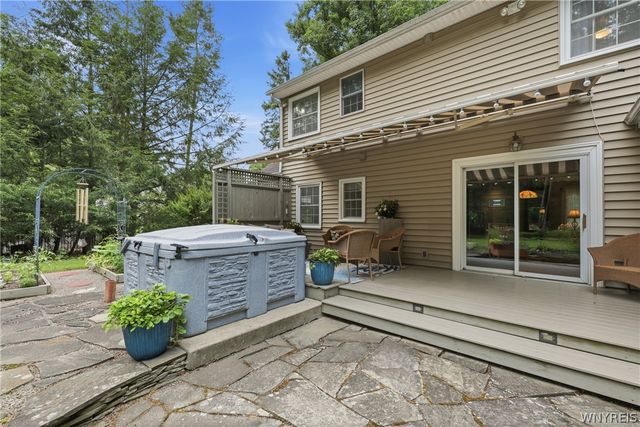 77 South Lane, Orchard Park, NY 14127