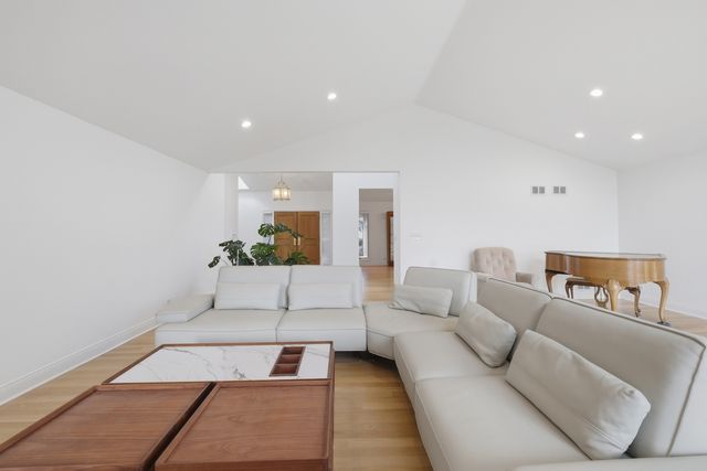 3623 Pebble Beach Road, Northbrook, IL 60062