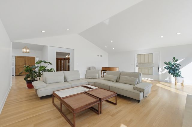 3623 Pebble Beach Road, Northbrook, IL 60062