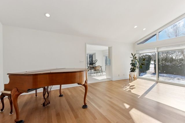 3623 Pebble Beach Road, Northbrook, IL 60062