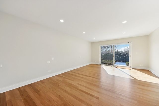 3623 Pebble Beach Road, Northbrook, IL 60062