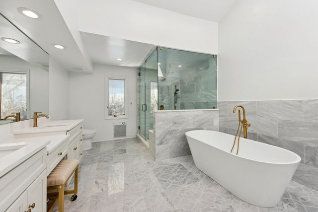 3623 Pebble Beach Road, Northbrook, IL 60062