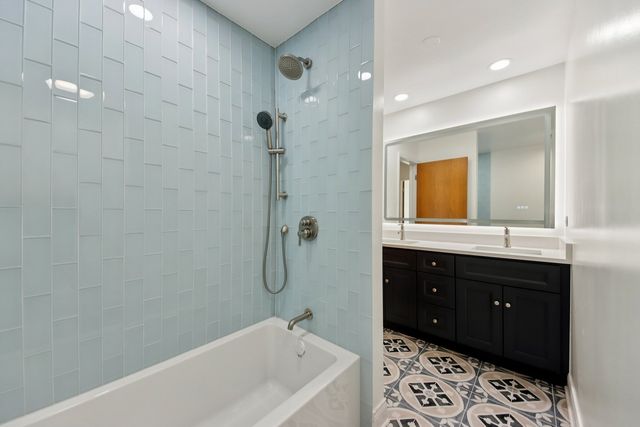 3623 Pebble Beach Road, Northbrook, IL 60062