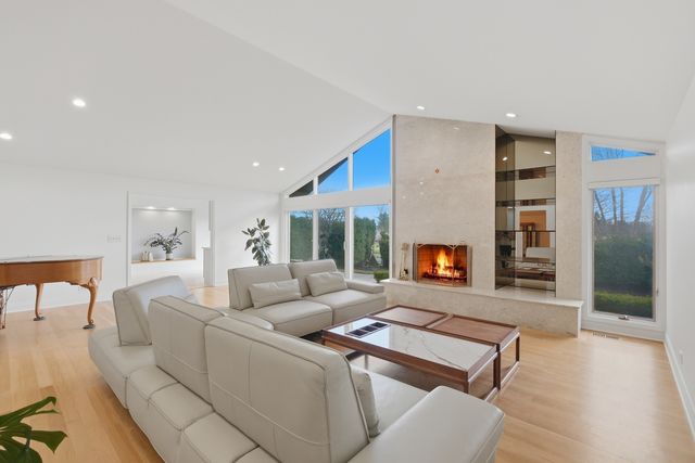 3623 Pebble Beach Road, Northbrook, IL 60062