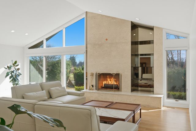 3623 Pebble Beach Road, Northbrook, IL 60062