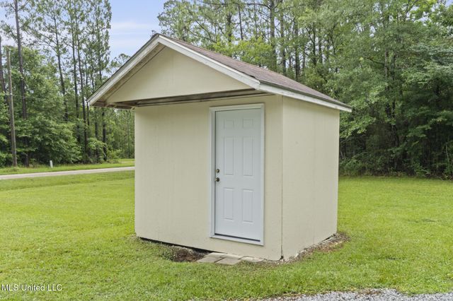 22843 Saucier Fairley Road, Saucier, MS 39574