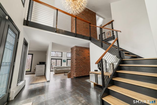 14 Fox Ridge, Guilford, CT 06437