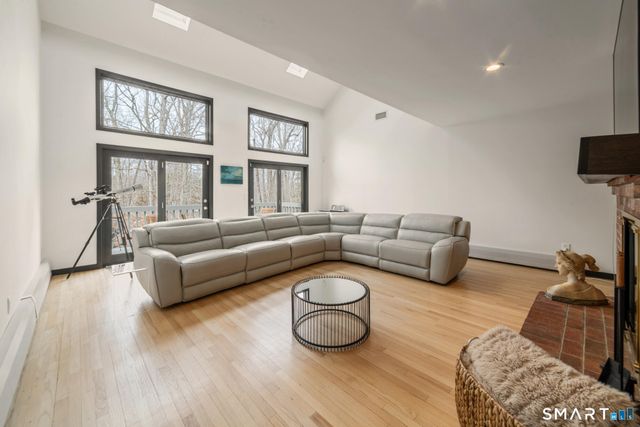 14 Fox Ridge, Guilford, CT 06437