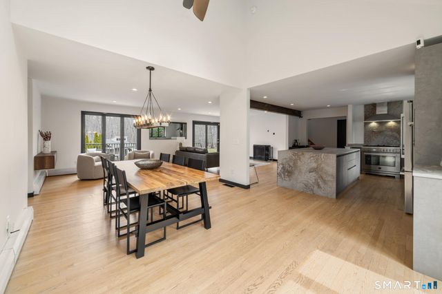 14 Fox Ridge, Guilford, CT 06437