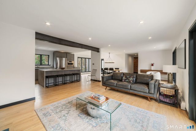 14 Fox Ridge, Guilford, CT 06437