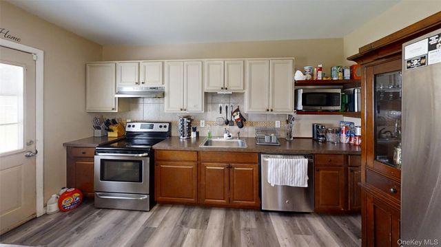 61 Manchester Road, Huntington, NY 11743