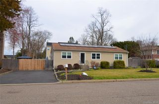 61 Manchester Road, Huntington, NY 11743
