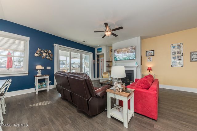 209 Edgewater Way, Holly Ridge, NC 28445