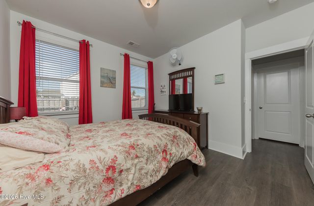 209 Edgewater Way, Holly Ridge, NC 28445