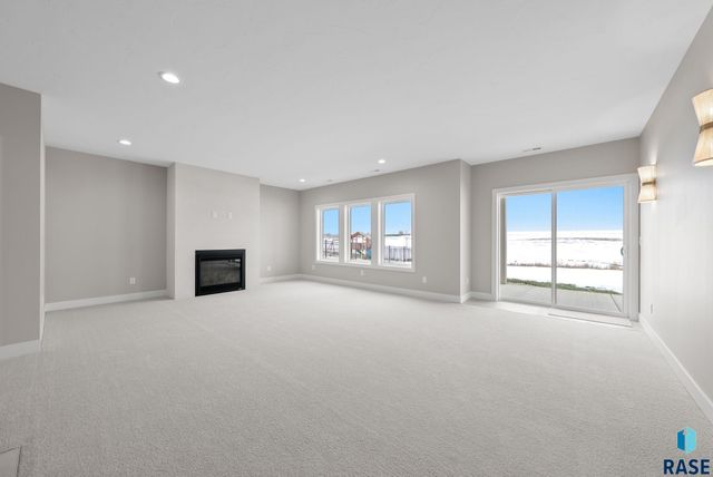 6604 E Hawker Cir Circle, Sioux Falls, SD 57110