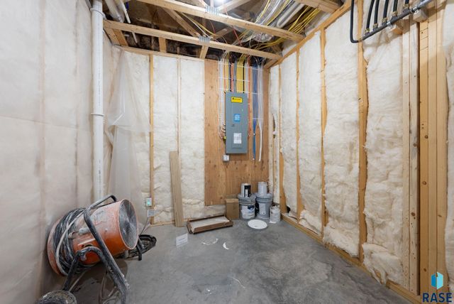 6604 E Hawker Cir Circle, Sioux Falls, SD 57110