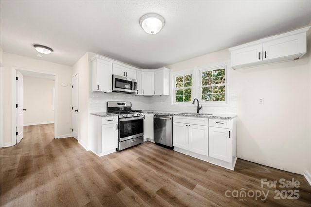 314 S Holland Street, Dallas, NC 28034