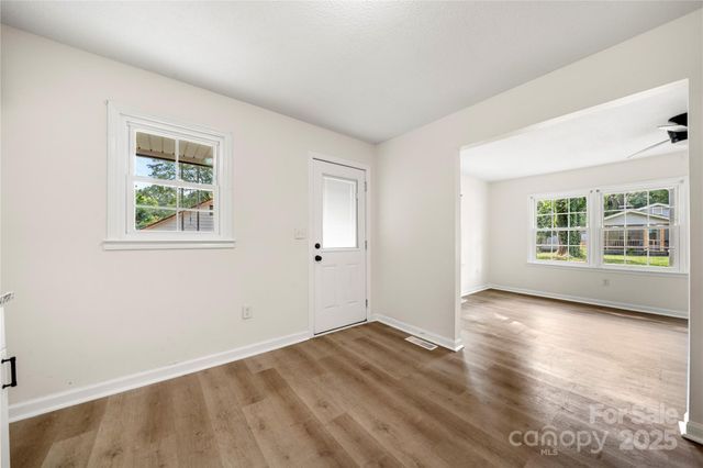 314 S Holland Street, Dallas, NC 28034
