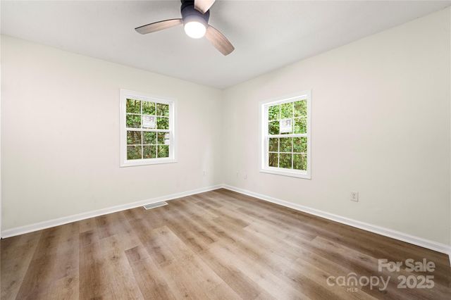 314 S Holland Street, Dallas, NC 28034