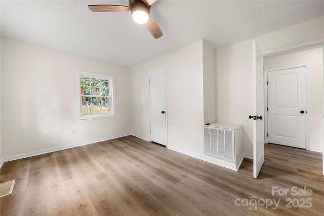 314 S Holland Street, Dallas, NC 28034