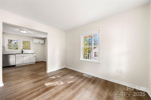 314 S Holland Street, Dallas, NC 28034