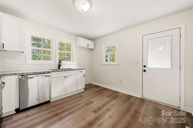 314 S Holland Street, Dallas, NC 28034
