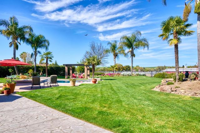 15303 Orange Blossom Rd, Oakdale, CA 95361