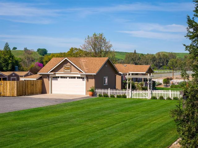 15303 Orange Blossom Rd, Oakdale, CA 95361