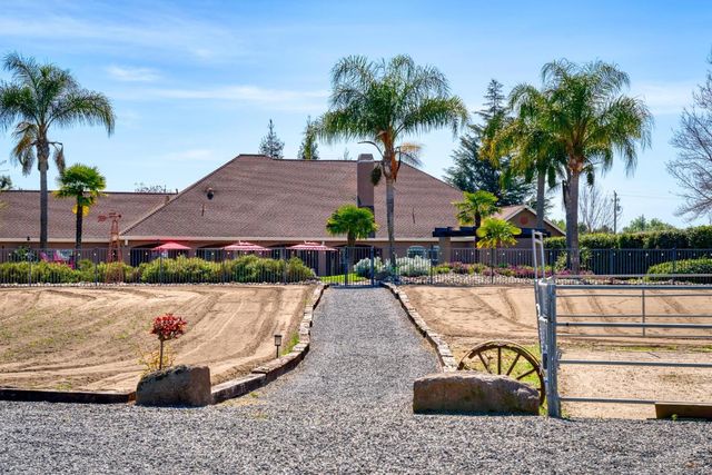 15303 Orange Blossom Rd, Oakdale, CA 95361