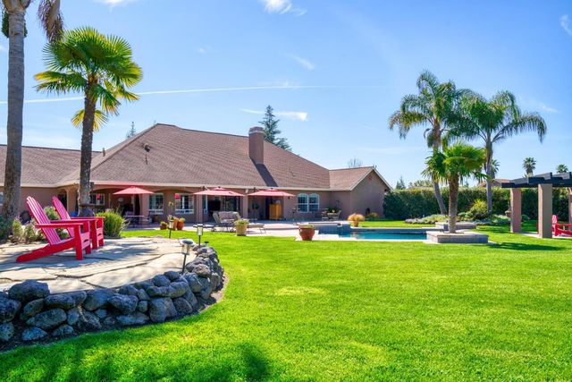 15303 Orange Blossom Rd, Oakdale, CA 95361