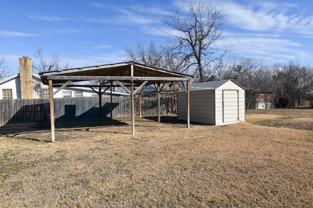 1603 S Oak Street, Brady, TX 76825