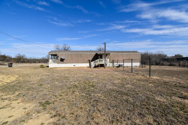 1603 S Oak Street, Brady, TX 76825
