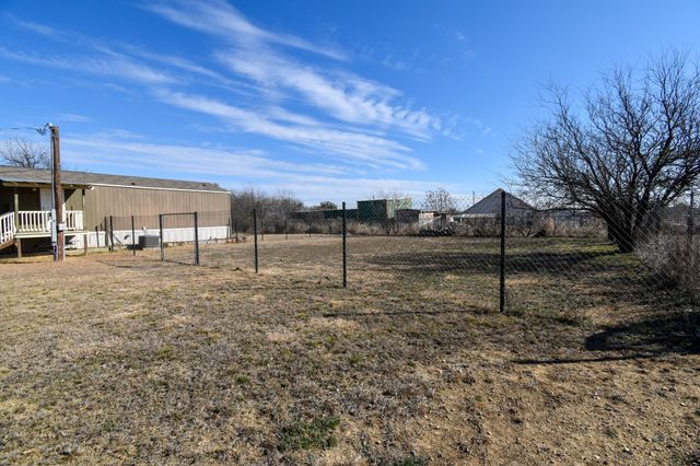 1603 S Oak Street, Brady, TX 76825