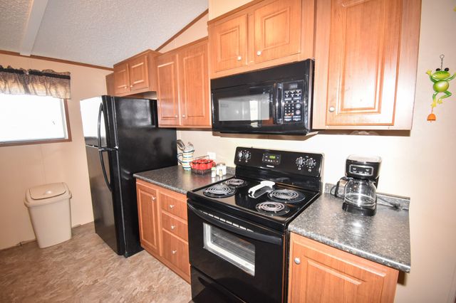 1603 S Oak Street, Brady, TX 76825