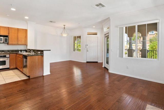 11063 Catarina 316, San Diego, CA 92128