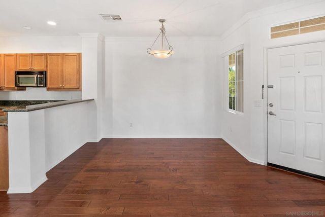 11063 Catarina 316, San Diego, CA 92128