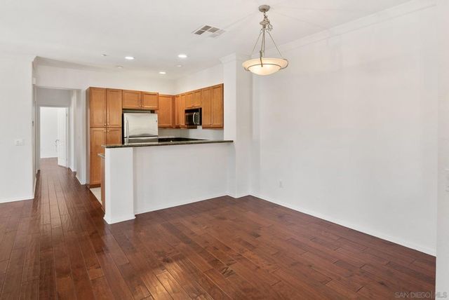 11063 Catarina 316, San Diego, CA 92128