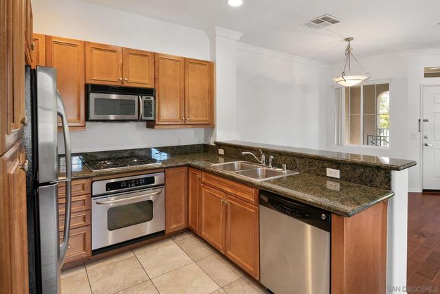 11063 Catarina 316, San Diego, CA 92128